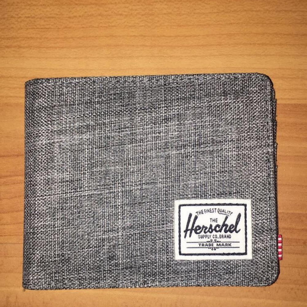 Herschel wallet